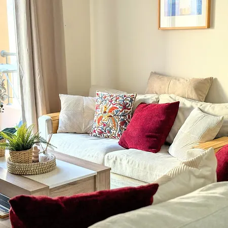 Comfy 1 Bed Apartment, Great Location 200mbps Wifi * Paphos