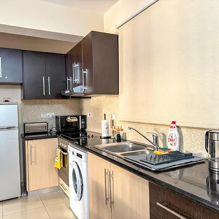 Comfy 1 Bed Apartment, Great Location 200mbps Wifi Paphos