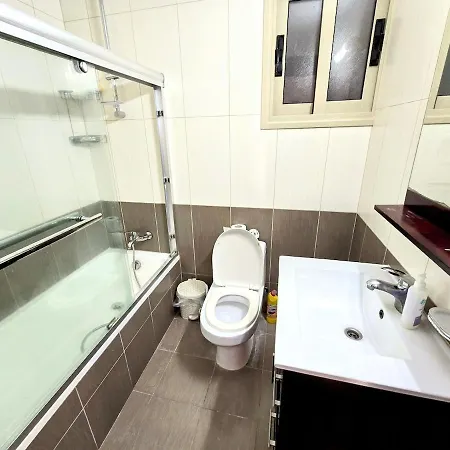 Comfy 1 Bed Apartment, Great Location 200mbps Wifi Paphos