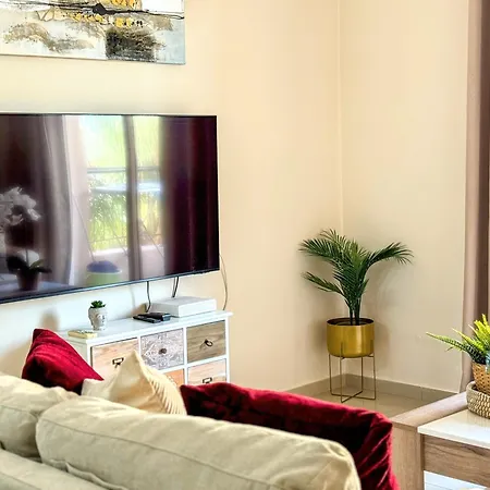 Comfy 1 Bed Apartment, Great Location 200mbps Wifi Apartament Pafos