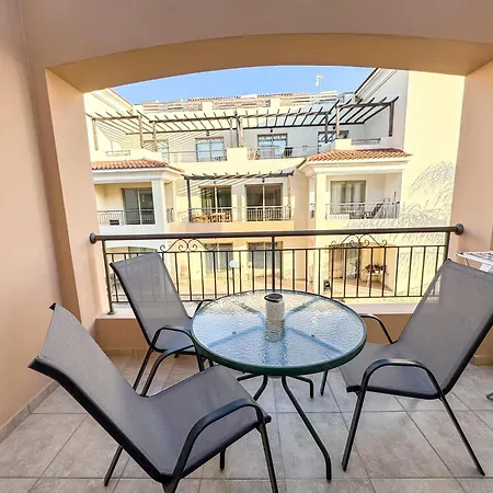 Comfy 1 Bed Apartment, Great Location 200mbps Wifi *