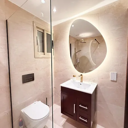 Апартаменты Comfy 1 Bed Apartment, Great Location 200mbps Wifi *